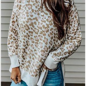 Leopard print sweatshirt size M